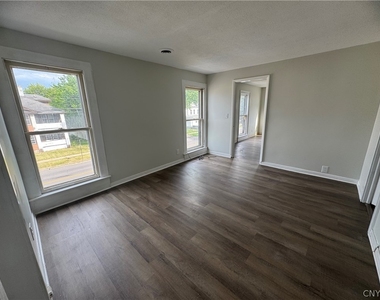 604 Court Street - Photo Thumbnail 9