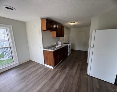 604 Court Street - Photo Thumbnail 20