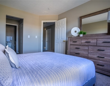 744 Royal Sunset Drive - Photo Thumbnail 10