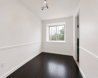 438 Wilson Avenue - Photo Thumbnail 3
