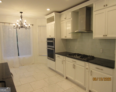 115 Sutton Court - Photo Thumbnail 11