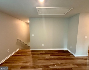 3128 Baylor Circle - Photo Thumbnail 8