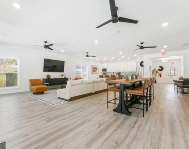 4100 Denton Drive - Photo Thumbnail 25