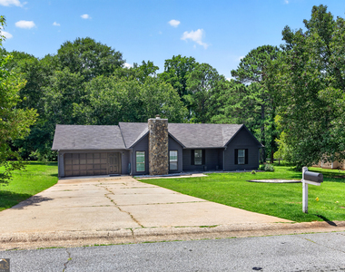 11525 Matthews Trail - Photo Thumbnail 1