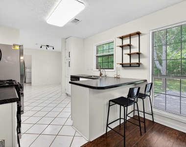 11525 Matthews Trail - Photo Thumbnail 7