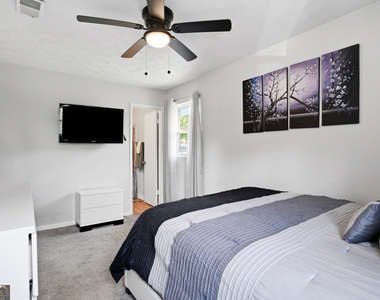 405 King Arthur Court - Photo Thumbnail 10