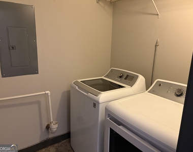 620 Glen Iris Ne - Photo Thumbnail 13