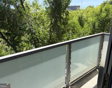 620 Glen Iris Ne - Photo Thumbnail 5