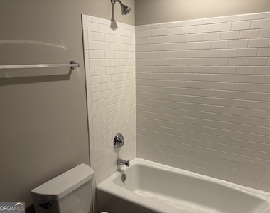 620 Glen Iris Ne - Photo Thumbnail 11