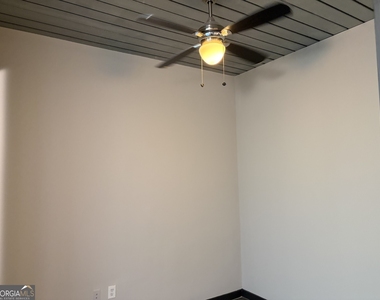 620 Glen Iris Ne - Photo Thumbnail 9