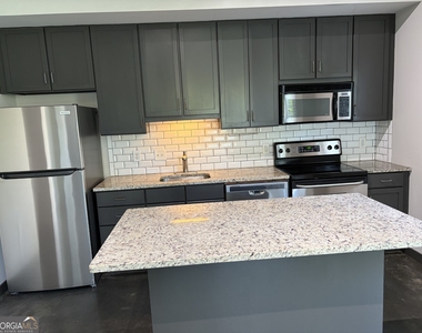 620 Glen Iris Ne - Photo Thumbnail 3