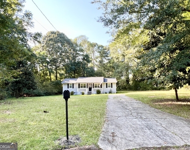207 Custer Circle - Photo Thumbnail 1