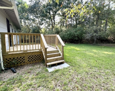 207 Custer Circle - Photo Thumbnail 14