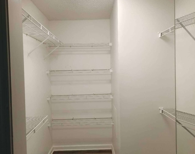 306 Mount Vernon Drive - Photo Thumbnail 12