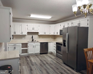 306 Mount Vernon Drive - Photo Thumbnail 5