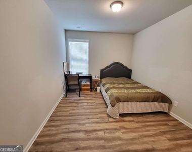 5414 Town Square Way - Photo Thumbnail 8