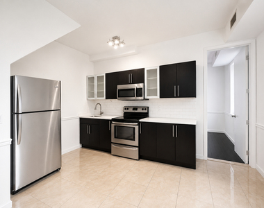 438 Wilson Avenue - Photo Thumbnail 2