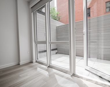 100 Lenox Road - Photo Thumbnail 3