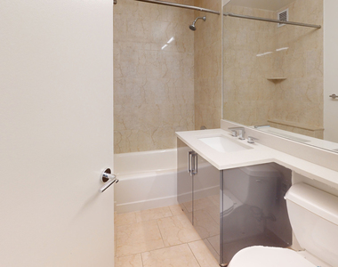 10 Hanover Square - Photo Thumbnail 4