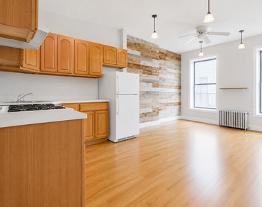 936 Atlantic Avenue - Photo Thumbnail 2