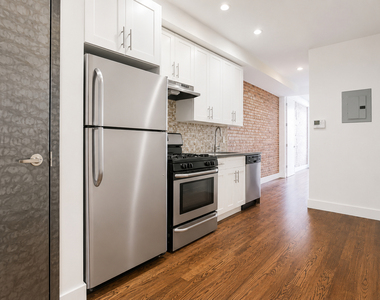 558 Kosciuszko Street - Photo Thumbnail 2