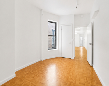 325 East 89th Street - Photo Thumbnail 4