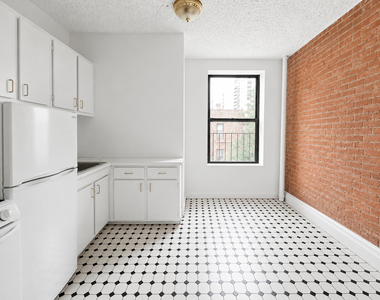 325 East 89th Street - Photo Thumbnail 1