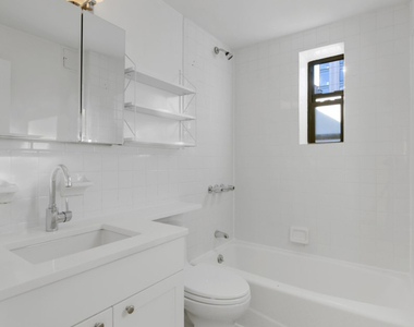 Madison Avenue & e 30th st - Photo Thumbnail 6