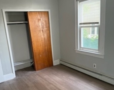 434 Brook St - Photo Thumbnail 10