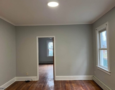 434 Brook St - Photo Thumbnail 6