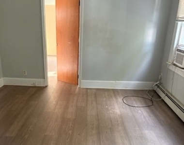 434 Brook St - Photo Thumbnail 9