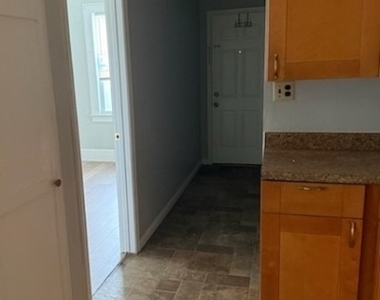 434 Brook St - Photo Thumbnail 3