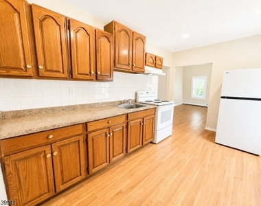 65 E New St - Photo Thumbnail 9