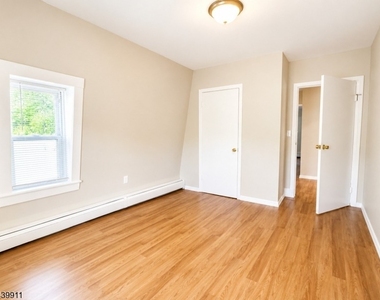 65 E New St - Photo Thumbnail 15
