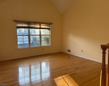 12 Colmart Way - Photo Thumbnail 1