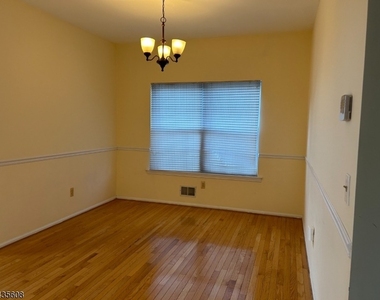 12 Colmart Way - Photo Thumbnail 3