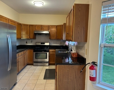 12 Colmart Way - Photo Thumbnail 4