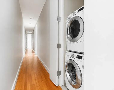 1100 Dekalb Avenue - Photo Thumbnail 8