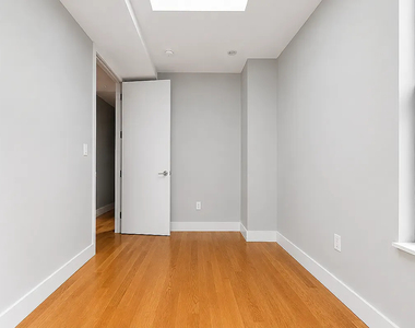 1100 Dekalb Avenue - Photo Thumbnail 5