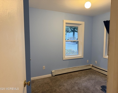 223 Riverside Drive - Photo Thumbnail 8