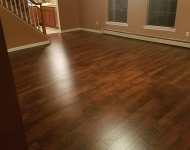 223 Riverside Drive - Photo Thumbnail 5