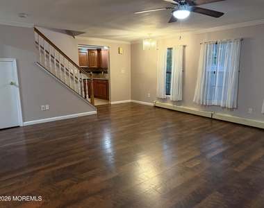 223 Riverside Drive - Photo Thumbnail 4