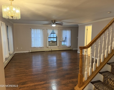223 Riverside Drive - Photo Thumbnail 6