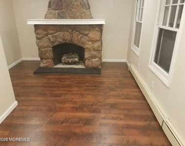 223 Riverside Drive - Photo Thumbnail 2