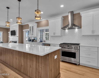 39 20th Avenue - Photo Thumbnail 18