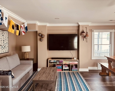 39 20th Avenue - Photo Thumbnail 6