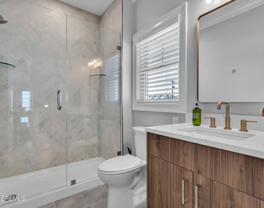 39 20th Avenue - Photo Thumbnail 30