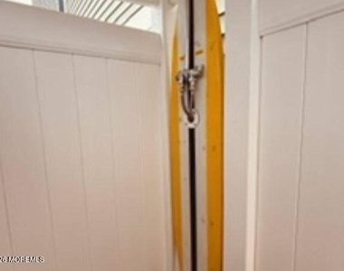 39 20th Avenue - Photo Thumbnail 11
