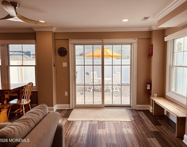 39 20th Avenue - Photo Thumbnail 3