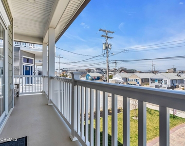 39 20th Avenue - Photo Thumbnail 8